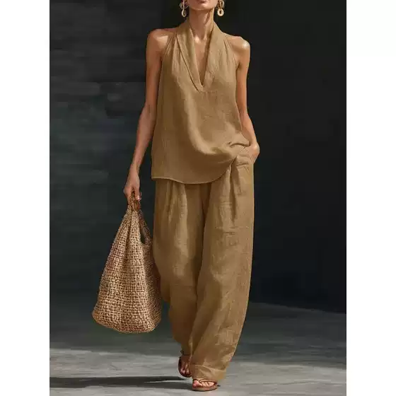 2026 European and American Style Sleeveless Loose Shoulder-Strap Suit for Women, Summer Casual Wide-Leg Pants Two-Piece Set, Middle-Aged and Elderly, Gold Velvet