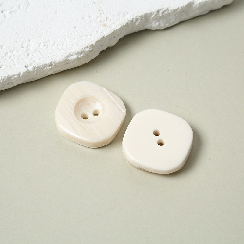 High-End Resin Buttons for Clothing, Shirts and Coats, Two-Eye and Four-Eye Buttons, White Classic Versatile Buttons, DIY Buttons