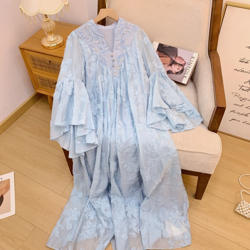 Đầm dài cổ đứng thêu hoa tay loe phối ren thanh lịch — Màu đen tuyền, màu xanh nhạt, sứ trắng