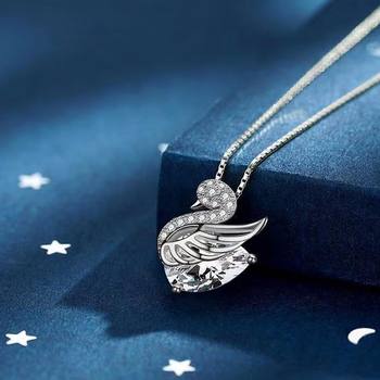 Little Swan Necklace for Women, Light Luxury High-End Design, Fashionable and Versatile, Niche Internet Celebrity Clavicle Sweater Chain Gift Wholesale