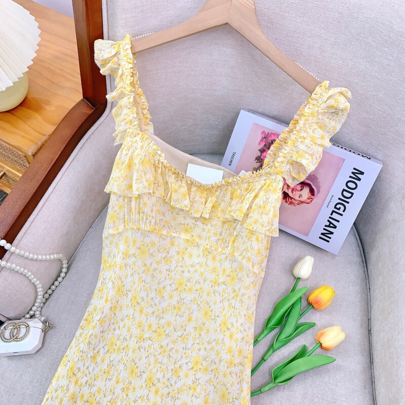 Đầm hai dây in hoa pháp dáng trung dài cổ vuông — Cúc vàng-áo vest, Hoa cúc vàng-váy, Quế màu hồng-váy