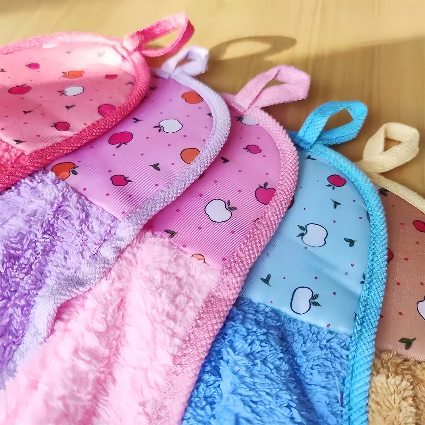 Kitchen Hand Towel Hanging Cute Towel Rag Absorbent Household Bathroom Thickeneded Hand Cloth Handkerchief Coral Velvet