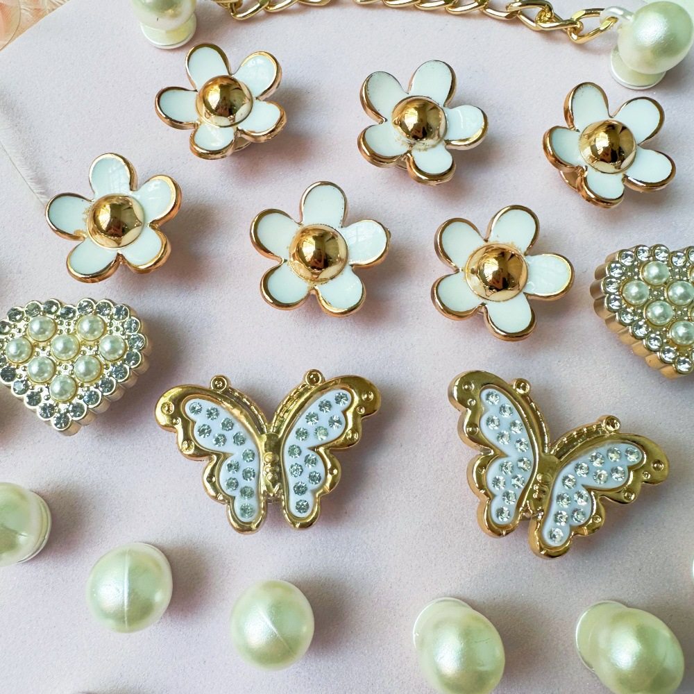 Cross-Border Clogs Shoe Flower Personalized DIY Decoration Cartoon Cute Chain Butterfly Diamond Flower Accessories Detachable Shoe Buckle