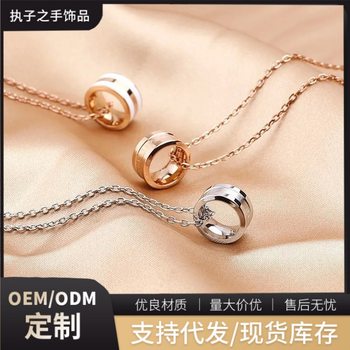 D home W titanium steel necklace women's 18K rose gold high-level design feeling couple necklace does not fade niche clavicle chain