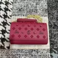 Wine red