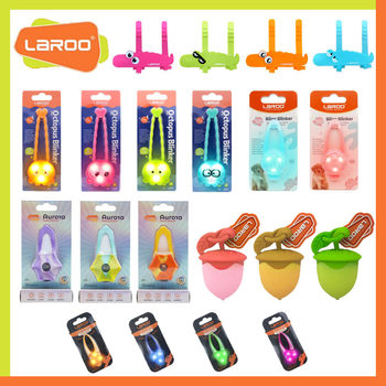 Laroo Pet Silicone Dog Walking Lamp Night Luminous Collar Anti-Lost Lamp Crocodile Octopus Lamp Aurora Lamp