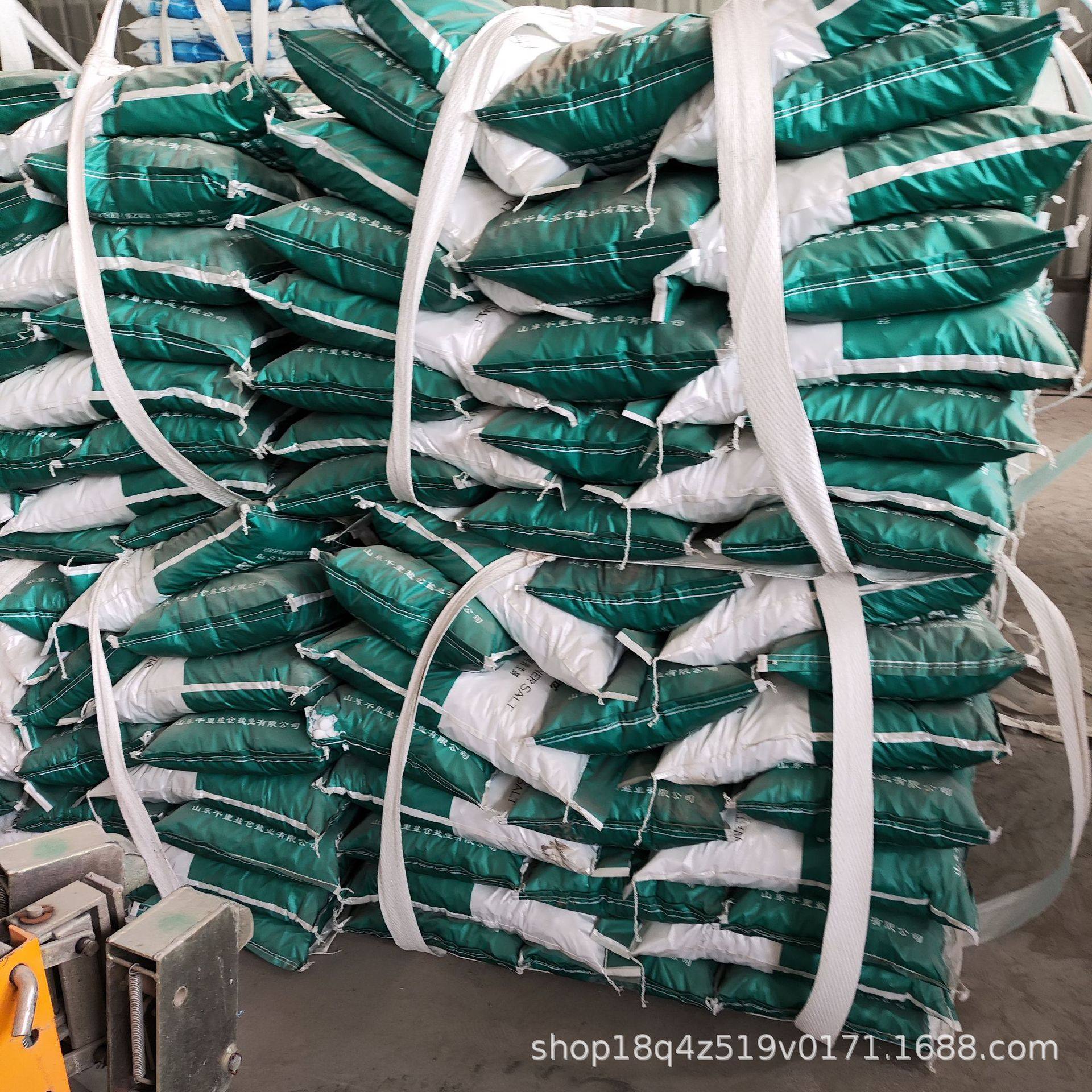 In-Stock Soft Water Salt, Special Salt for Water Softeners, Exchange Resin Regeneration Agent, 10kg Soft Water Salt