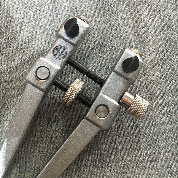 Open Back CoVer, V-shaped Two-legged Watch Opener, Bottom CoVer Opener, 19400 Watch CoVer, Battery Replacement, Watch Repair Tool