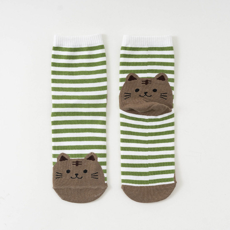 春秋新款卡通直板狗中筒袜棉质袜子女 诸暨厂家批发