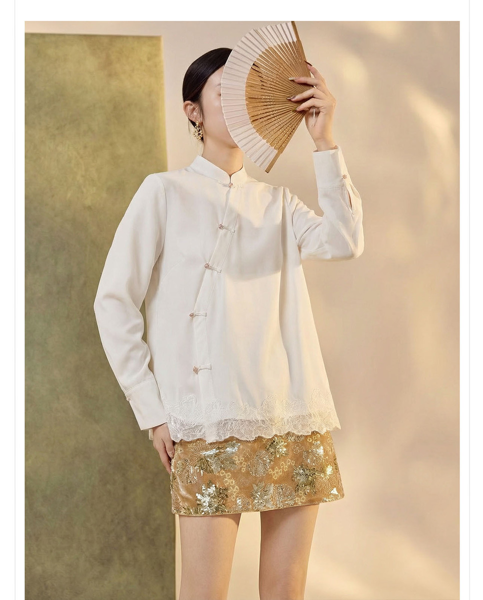 Áo sơ mi nữ trắng dài tay cổ đứng phối ren thanh lịch — Màu trắng