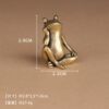 Vintage Brass Creative Desktop Ornament Lucky Frog Paperweight Tea Pet Handheld Piece Old Bronze Wholesale