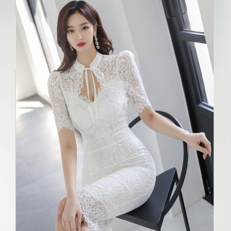 (Mới) Mã A9188 Giá 1200K: Váy Đầm Liền Thân Nữ Guryct Dáng Ôm Body Gợi Cảm Sexy Phong Cách Hàn Quốc Họa Tiết Hoa Cổ Chữ V Thời Trang Nữ Chất Liệu Ren G04 Sản Phẩm Mới, (Miễn Phí Vận Chuyển Toàn Quốc).