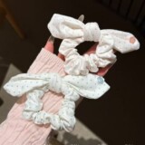 Корейский стиль, синий и белый горошек, заячьи ушки, цветочное кольцо для волос, простые и милые волосы в виде диска на затылке, высокий хвост, эластичная веревка для волос