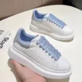 Jelly blue tail