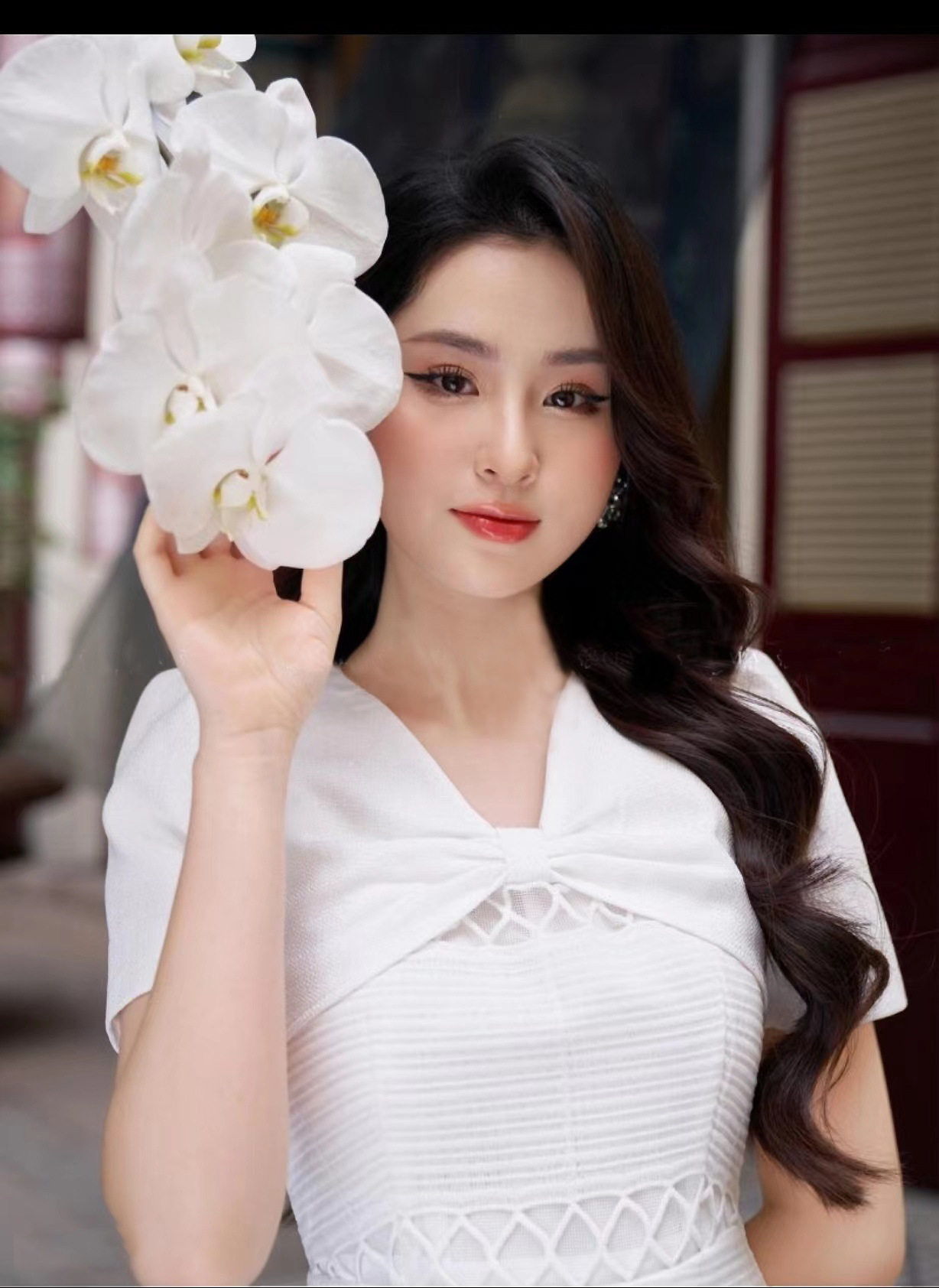 Đầm maxi nữ thắt eo cổ V tay ngắn midi trắng — Trắng chi tiết 2