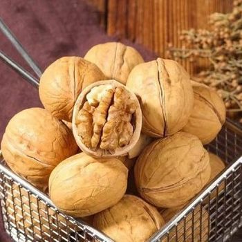 Xinjiang Thin-Skinned Walnuts Can Be Shipped Individually, Packaged by Manufacturers, Supply Source 185 Paper-Skinned Walnuts, Nuts That Can Be Peeled by Hand