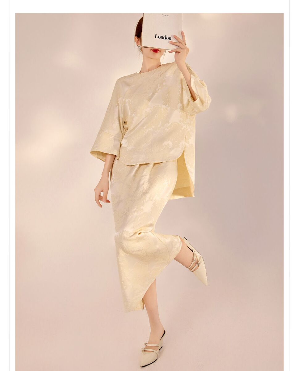 Bộ áo và chân váy nữ dài tay dáng rộng họa tiết hoa thêu — Váy Jacquard (giao hàng trong 7 ngày), Váy Jacquard (giao hàng trong ngày), Áo Jacquard (giao hàng trong ngày), Áo thun Jacquard (giao hàng trong 7 ngày)