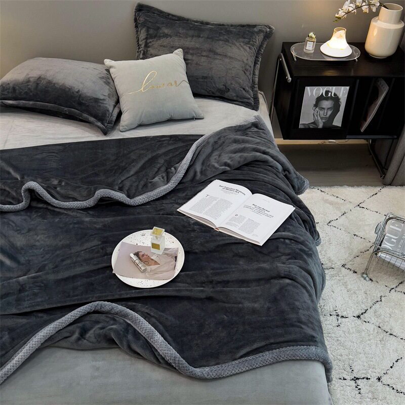 Winter thickened milk velvet blanket coral fleece small quilt blanket office nap blanket sofa blanket air conditioner