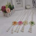 Cross-border flower glass bead necklace niche 2023 new clavicle chain versatile pearl accessories