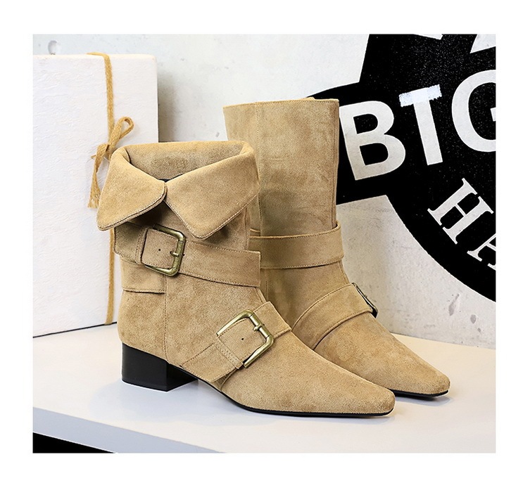Boot nữ cổ trung mũi vuông khóa thắt lưng gót vừa phong cách retro — màu đen, nâu đậm, quả mơ