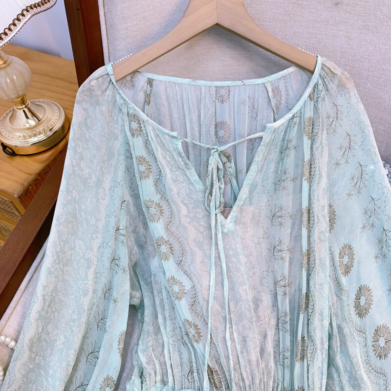Đầm maxi nữ họa tiết hoa cổ V buộc dây thắt eo dáng suông dài — Ren bạc hà - Tặng kèm dây áo