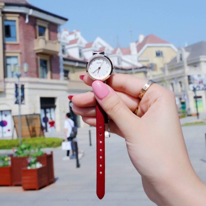 kezzi watch women with small temperament simple 2023 new student Korean fashion small dial wholesale