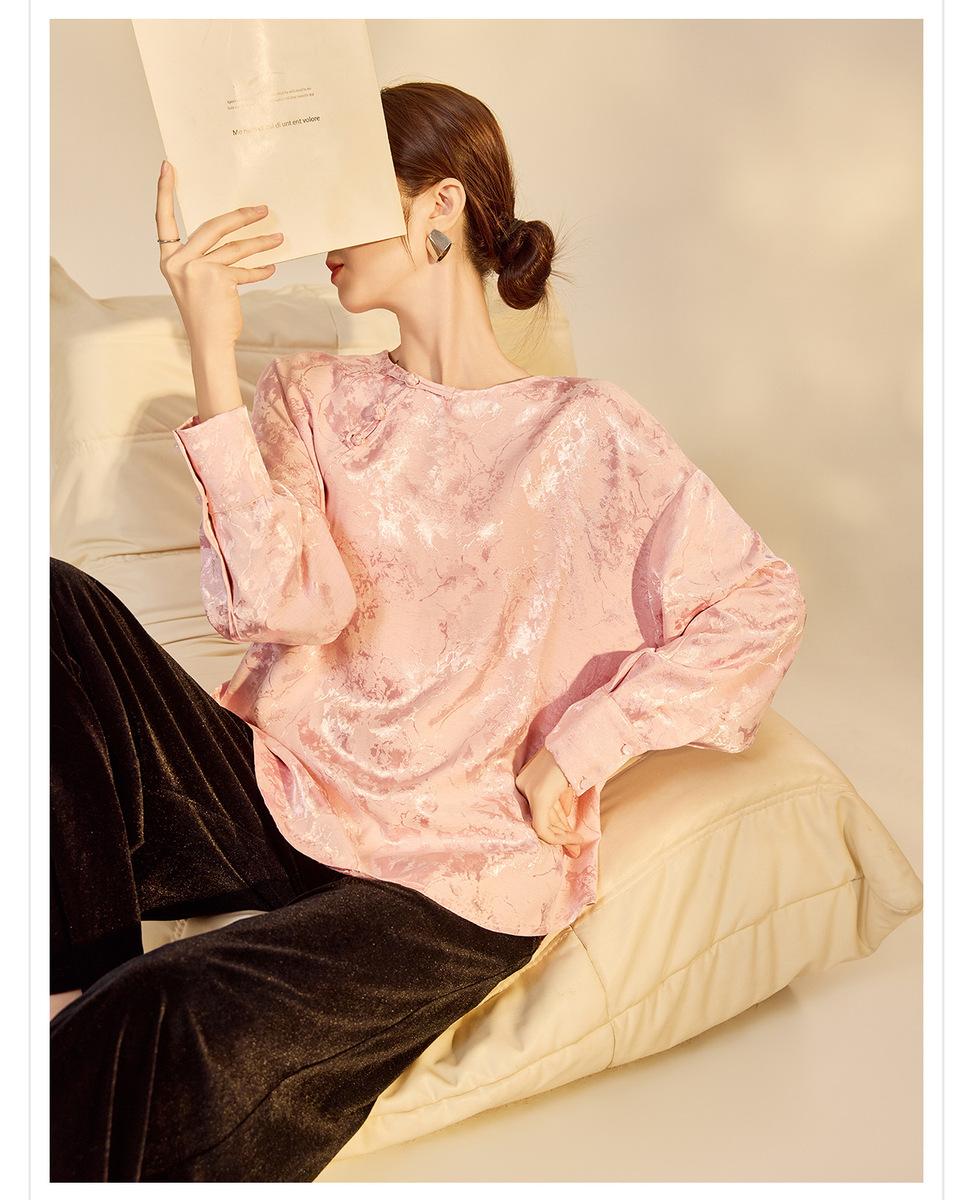 Áo sơ mi nữ dài tay dáng rộng họa tiết hoa dệt jacquard — Hồng đào (giao hàng 7 ngày), Trắng Nguyệt Hoa (giao hàng 7 ngày), Trắng Nguyệt Hoa (Giao hàng trong ngày)