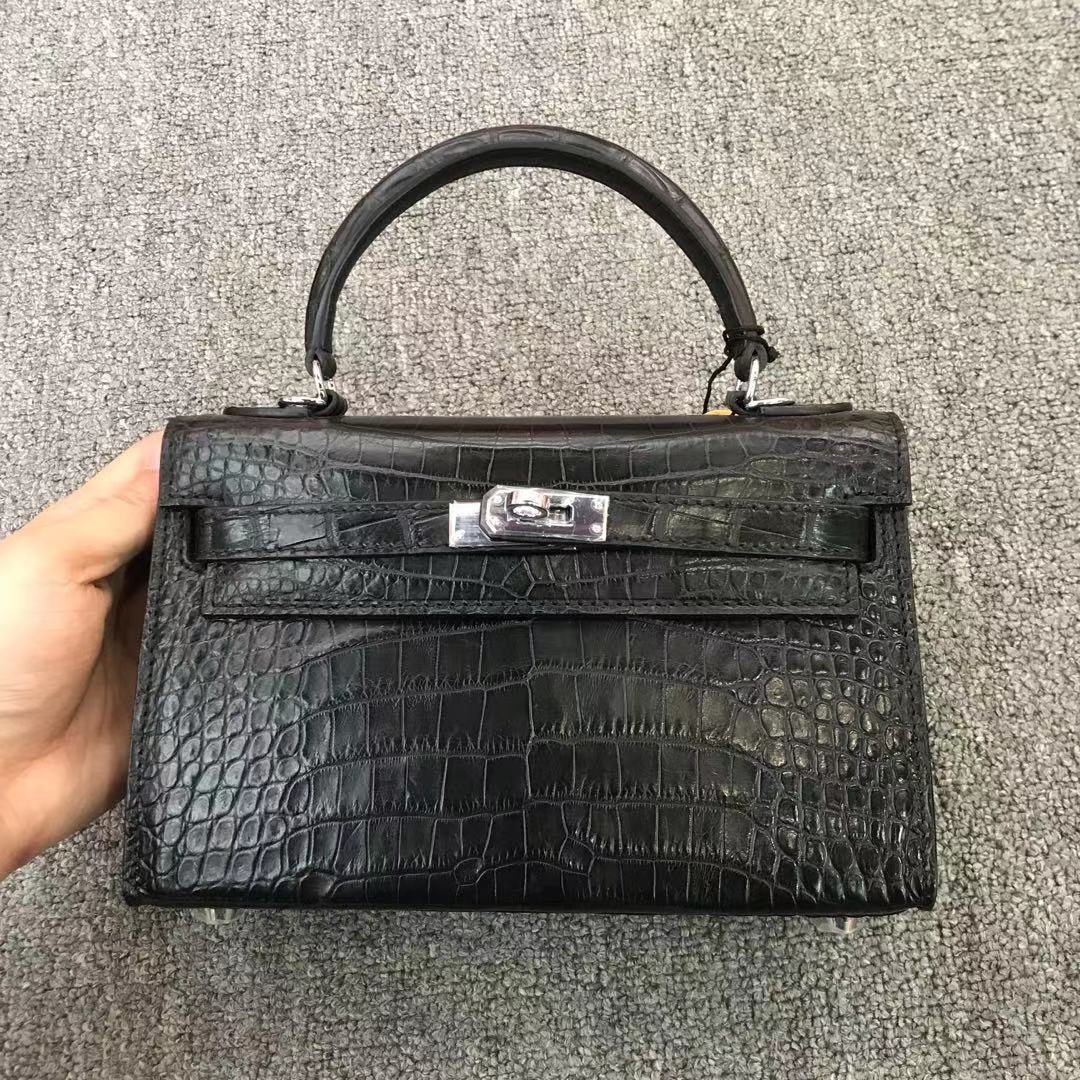 Phần cứng màu trắng
