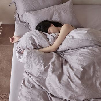 Class a Maternal and Infant Jacquard Brushed 100-Count Pure Cotton Four-Piece Set with Embossed Geometric Patterns for Autumn and Winter Bed Sheets, Fitted Sheets, and Duvet Covers