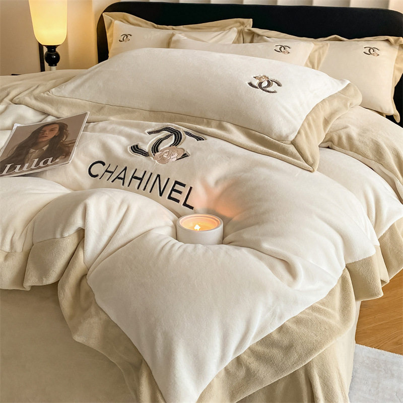 Class a Accessible Luxury Thickeneded Milk Velvet Four-Piece Set Autumn and Winter Double-Sided Baby Velvet Three-Piece Set High-Density Embroidered Quilt Cover Bed Sheets