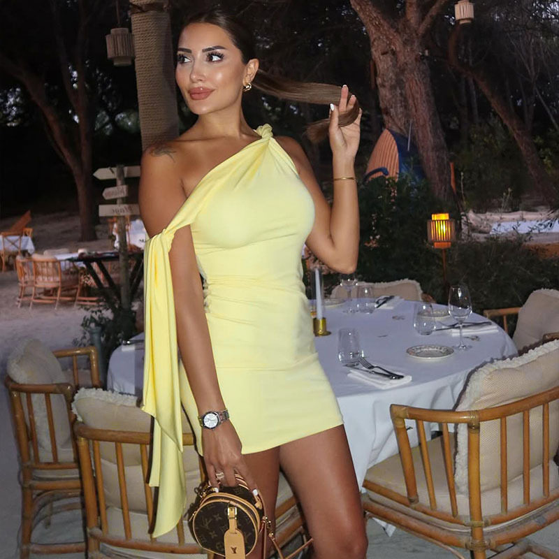 Fashionable Solid Color Ruched Bodycon Dress Off Shoulder Tie Detail Casual Style Perfect for Daily Wear OEM