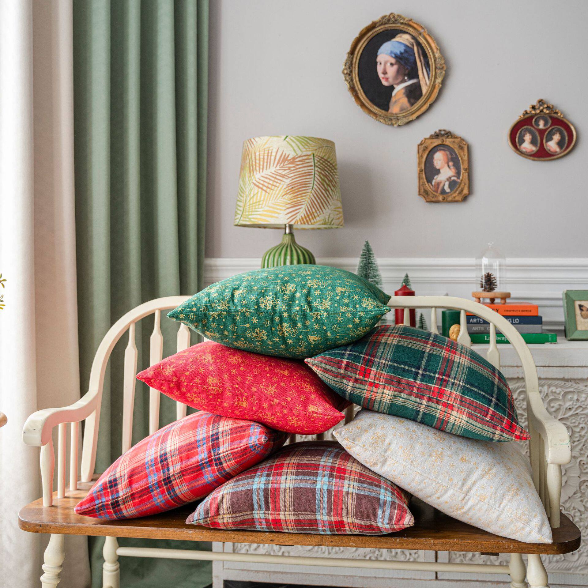 Yimanqiyun Holiday Pillow Cover Sofa Cushion Green Christmas Plush Heart Cushion Cover Model Room Pillow