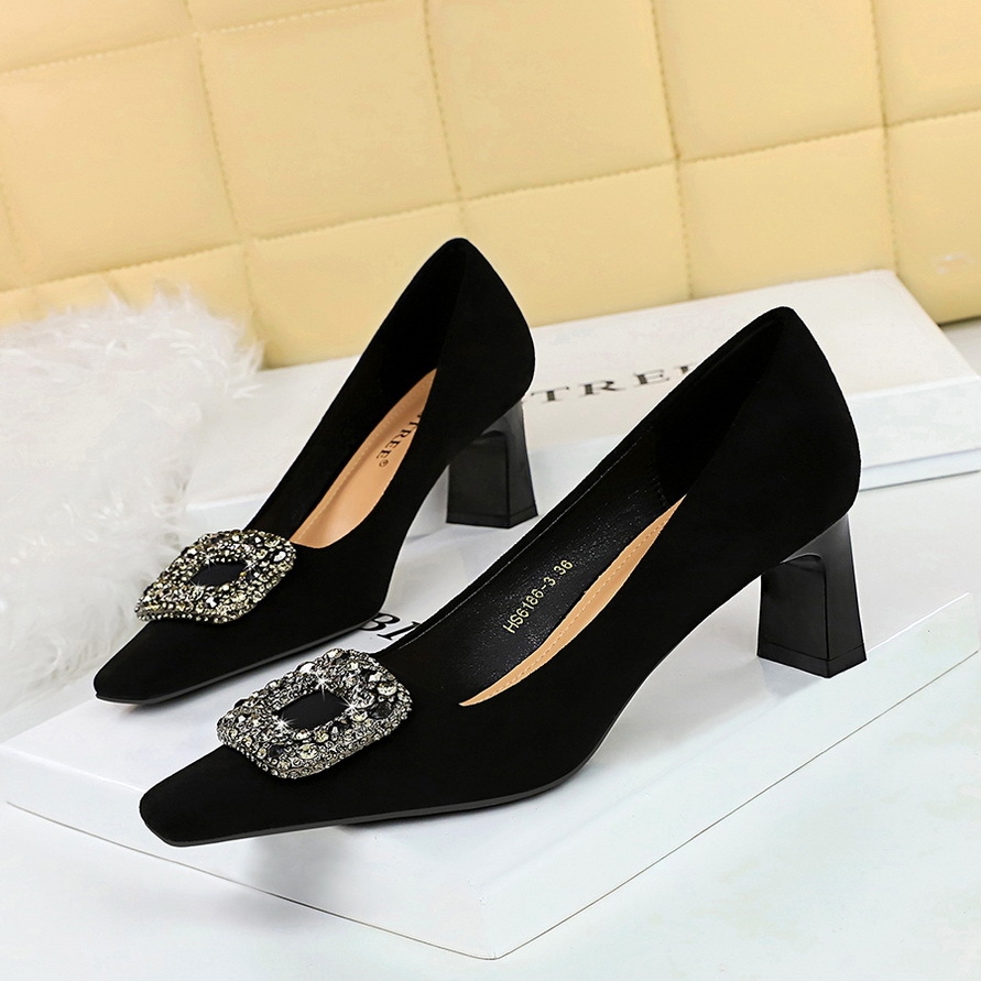 (Mới) Mã L0013 Giá 710K: Giày Cao Gót Nữ Huryan Gắn Đá Gót Vuông Phong Cách Âu Mỹ Giày Dép Nữ Chất Liệu G02 Sản Phẩm Mới, (Miễn Phí Vận Chuyển Toàn Quốc).