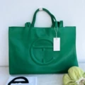 Medium emerald green