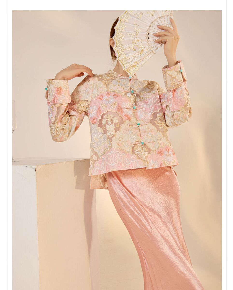 Áo khoác vest nữ dài tay thêu hoa văn cây hoa chất liệu tơ tằm — Áo khoác màu hồng mơ (giao hàng trong 7 ngày), Áo khoác màu hồng mơ (giao hàng trong ngày)
