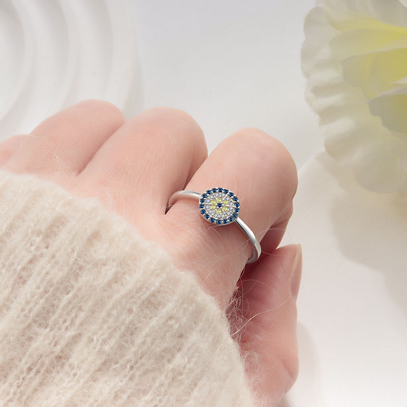 欧美跨境新款恶魔之眼爱心戒指女镶钻滴胶轻奢设计感指环现货批发