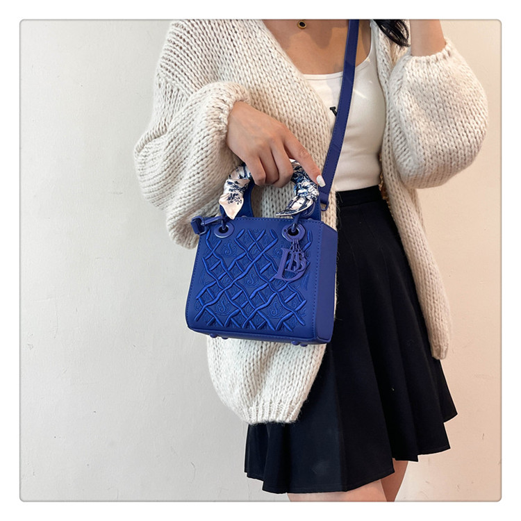 High-end Light Luxury Bag Women's New Style Elegant All-match Heavy Industry Embroidered Daofei Bag Crossbody Portable Small Square Bag 9 O1CN01PiM1so1a0nNWM1XnX !!2218817593268 0 cib