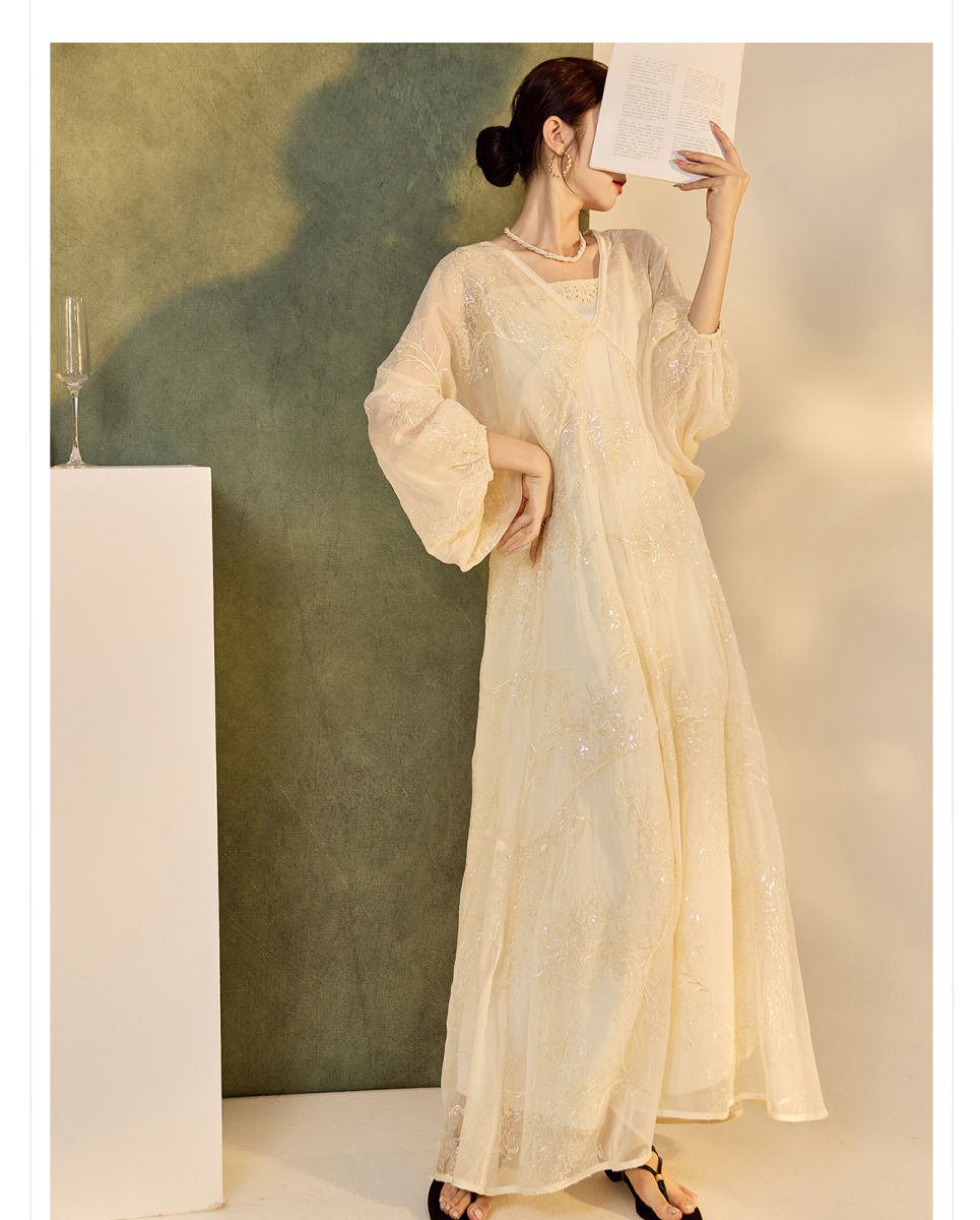 Đầm maxi nữ thêu họa tiết hoa tay phồng cổ chữ V dáng suông — Gạo sợi mây (giao hàng trong 7 ngày), Gạo sợi mây (giao hàng trong ngày)