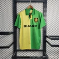 92-94 manchester united away game