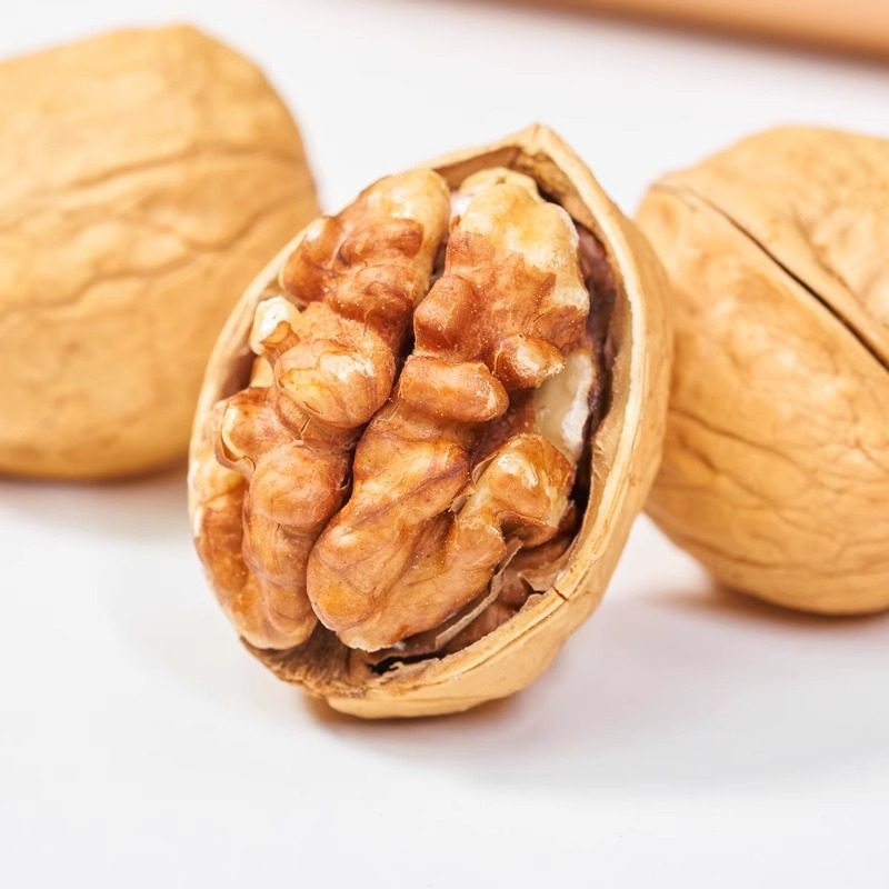 Paper-Skinned Walnuts Xinjiang Thin-Skinned Walnuts 2023 New Arrival Original Raw Walnuts for Pregnant Women Hand-Peeled Roasted Walnuts Walnuts