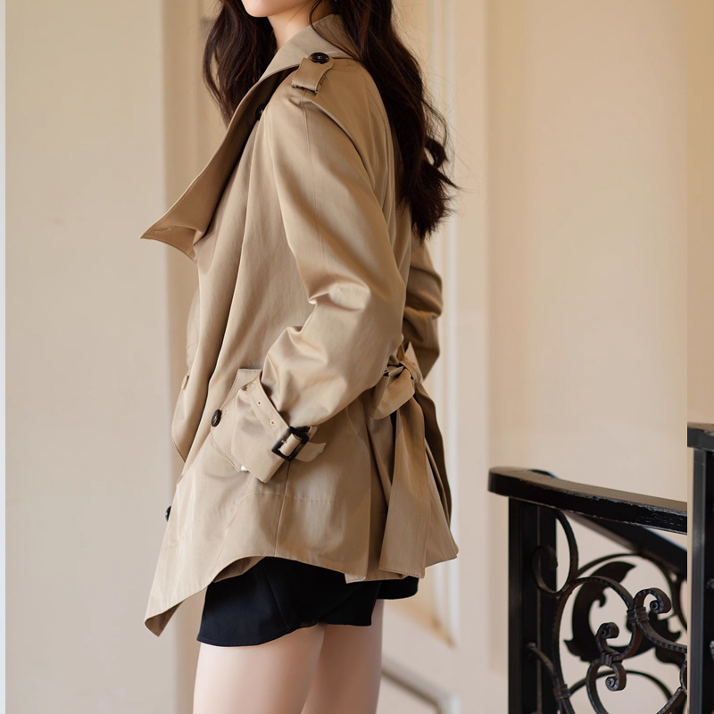 Áo trench coat nữ dáng ngắn thắt eo cổ đổ phối lông cừu — Bầu không khí màu nâu sỏi