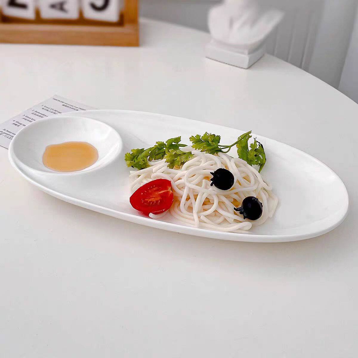 Pure White Household Ceramic Egg-Shaped Mother-In-Law Plate Divided Sushi Plate Dumpling Plate Commercial Snack Plate Salad Plate Dish