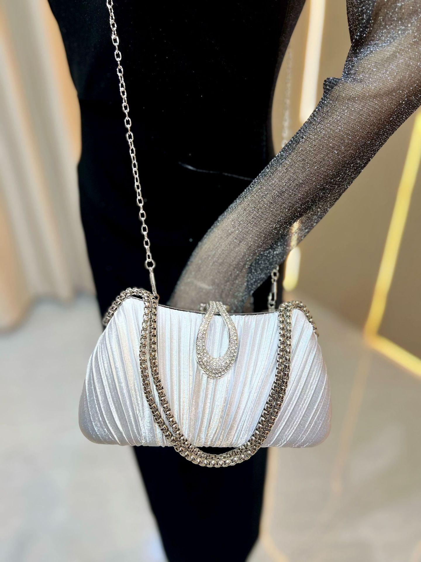 O1CN01Pz5zPT2LHXqereSxk !!2216856689667 0 cib