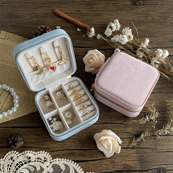 New Arrival Lisi Flannel in stock Wholesale Ladies Ring Earrings Necklace Jewelry Box Travel Portable Jewelry Storage Box