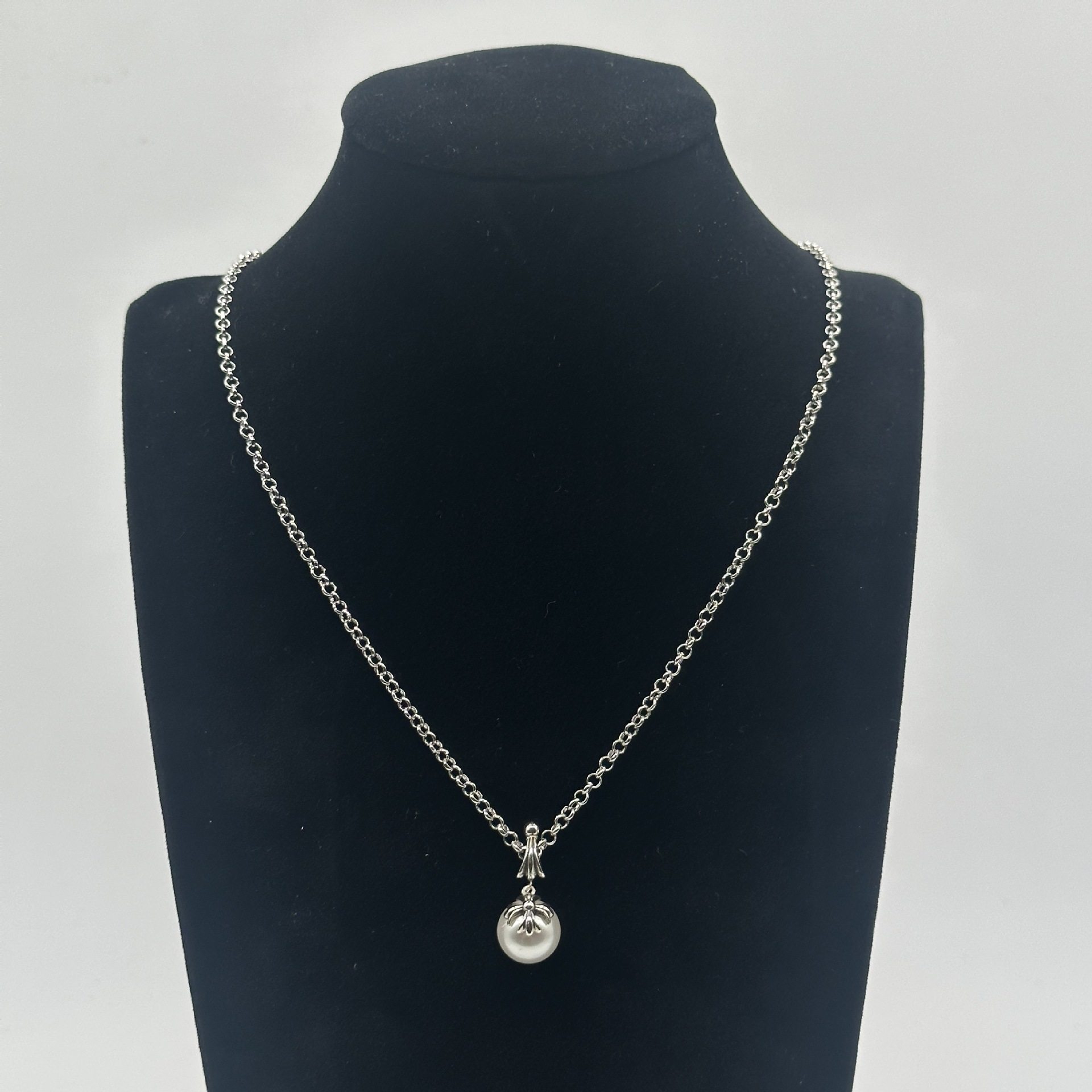 真珠のネックレス