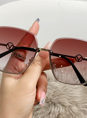 金属抄片方形大框墨镜2024新款时尚女士太阳镜sunglasses眼镜