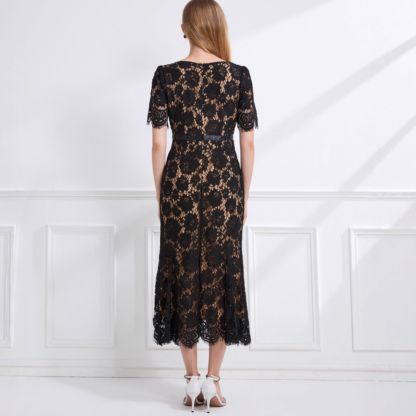 Elegant Lace V Neck Dress French Style Fitted Waist Mermaid Hem Autumn Evening Gown for Women Wholesale Available