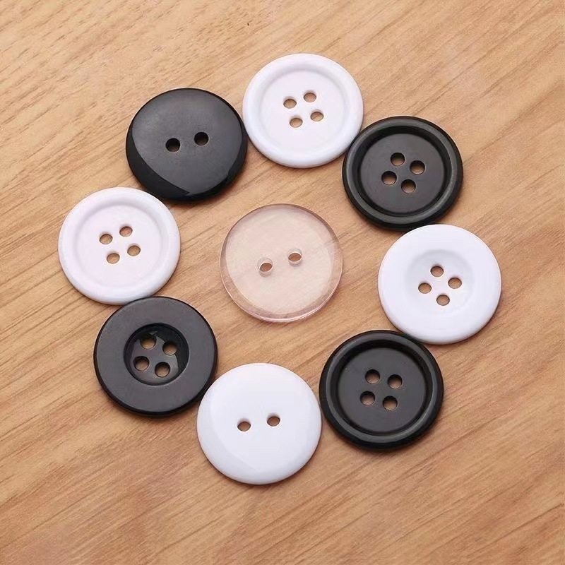 Resin button transparent two-eye Bread Buckle Black thin edge shirt button white four-eye wide edge windbreaker buckle accessories