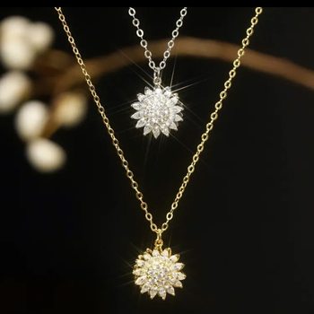Rotating Sunflower Necklace Women's Fashion Light Luxury Sunflower Pendant Niche Design Sense 18K Gold Titanium Steel Clavicle Chain