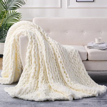 Thick Knitted Throw Blanket Chenille Yarn Bed Sofa Large Thick Blanket Machine Washable Cute and Comfortable Home Decoration